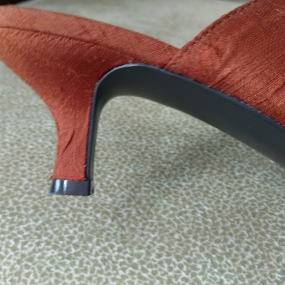 Impo raw silk, beaded sandals - Picture 4 of 5